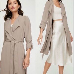 Aritzia Babaton Quincey Flowy Trench Coat